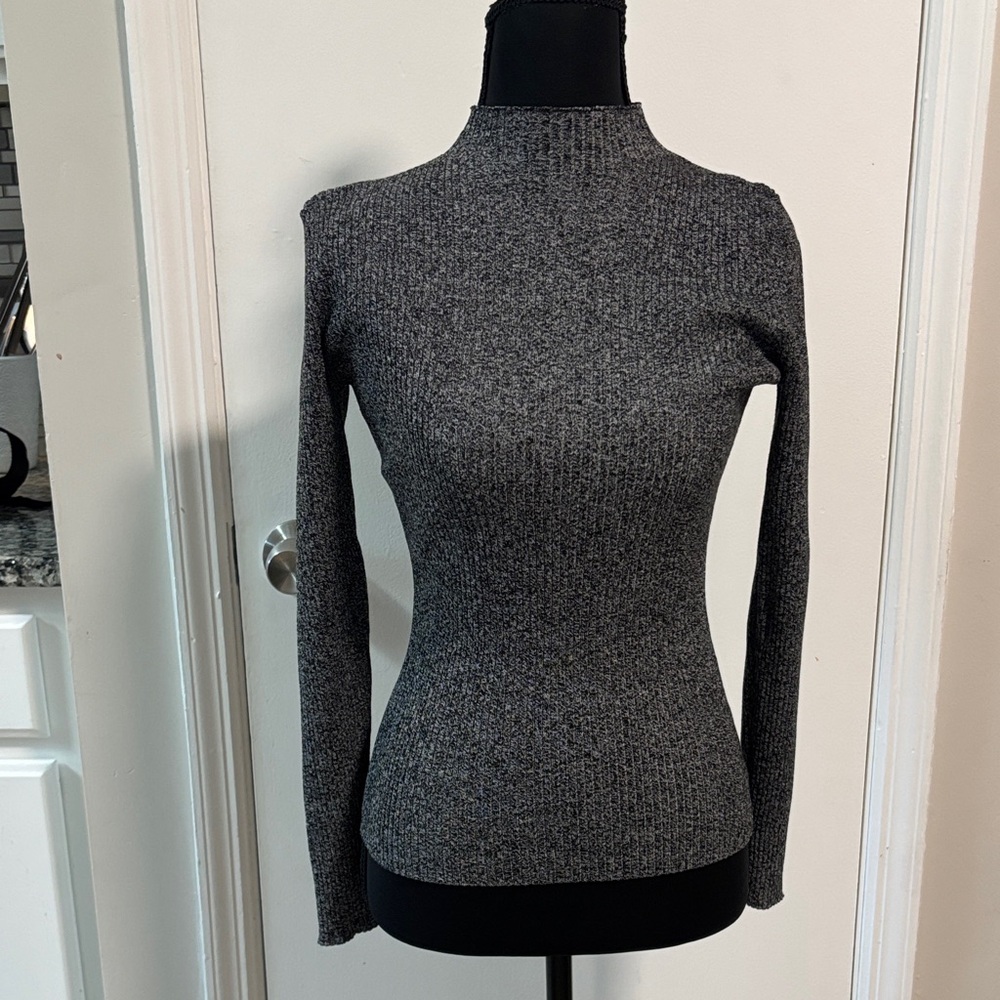 H&M Black and White Knit Top Small